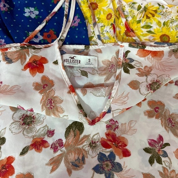 Hollister blouse bundle —size small - Picture 2 of 3